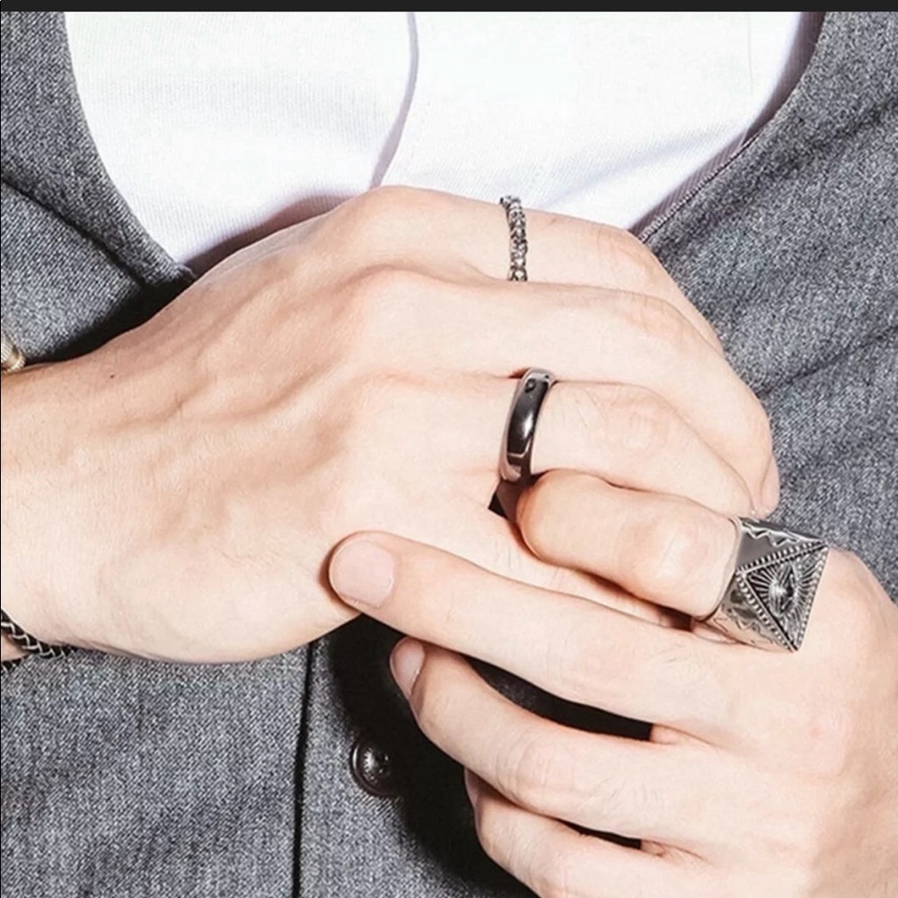 Men’s hematite thin band ring